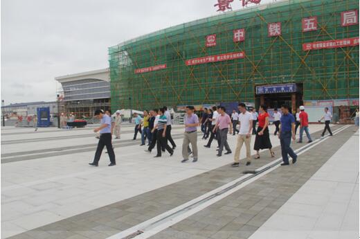 喜迎十九大，身邊看變化——我市干部賢內(nèi)助、鄉(xiāng)鎮(zhèn)街道負(fù)責(zé)人參觀高鐵商務(wù)區(qū)